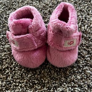 UGG Fuzzy Pink infant Slippers